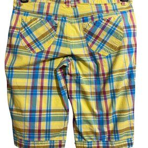 South Pole Women's/Teen Bermuda Plaids shorts Logo SP on Left Front pocket SZ‎ 7